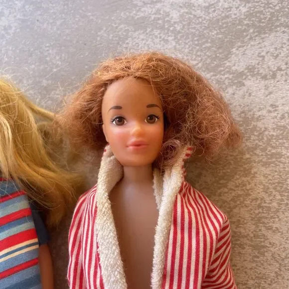 Set Of 2 Skipper Doll Blonde Red 1963 Barbie Sister Straight Leg Swimming Outfit - Picture 2 of 16